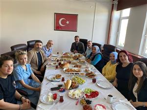 Yabancı Diller Yüksekokulu Geleneksel Kahvaltıda Buluştu