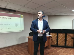 Dr. Kazamia Etkili Sunum Tekniklerini Anlattı